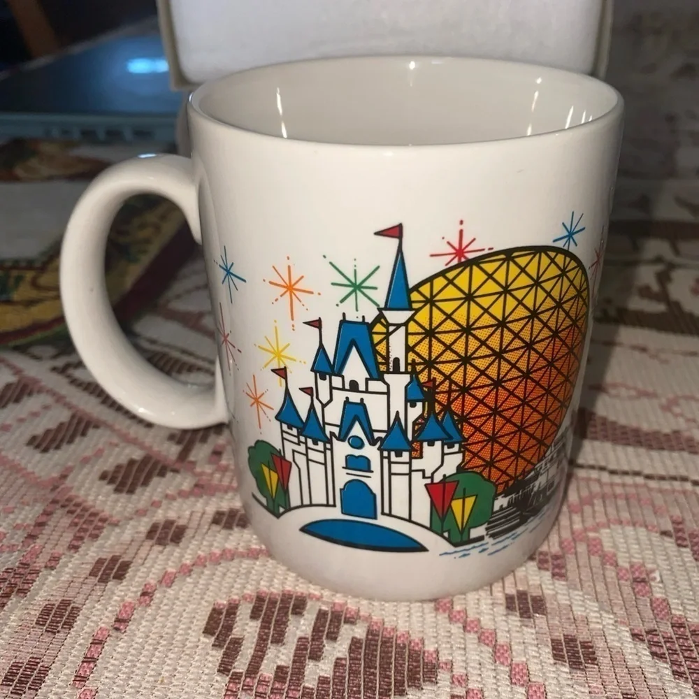 Vintage Disney “‎ I ❤️ Mickey”  Mug Mickey Mouse And Epcot Center